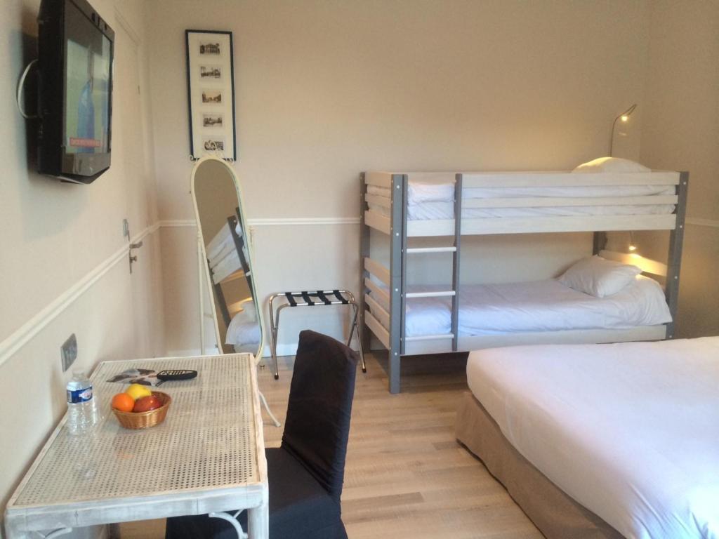 Chenal Hotel Beauvais Room photo